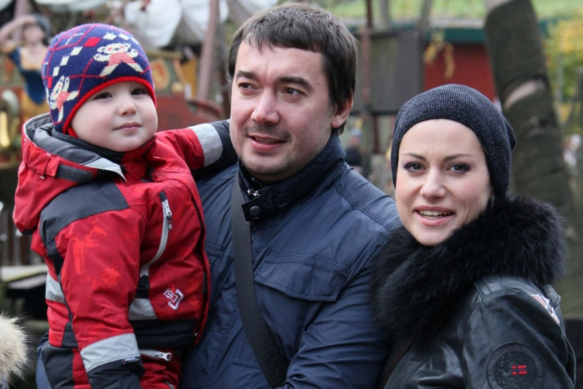 Анна Ковальчук, её второй муж Олег Капустин и сын Добрыня