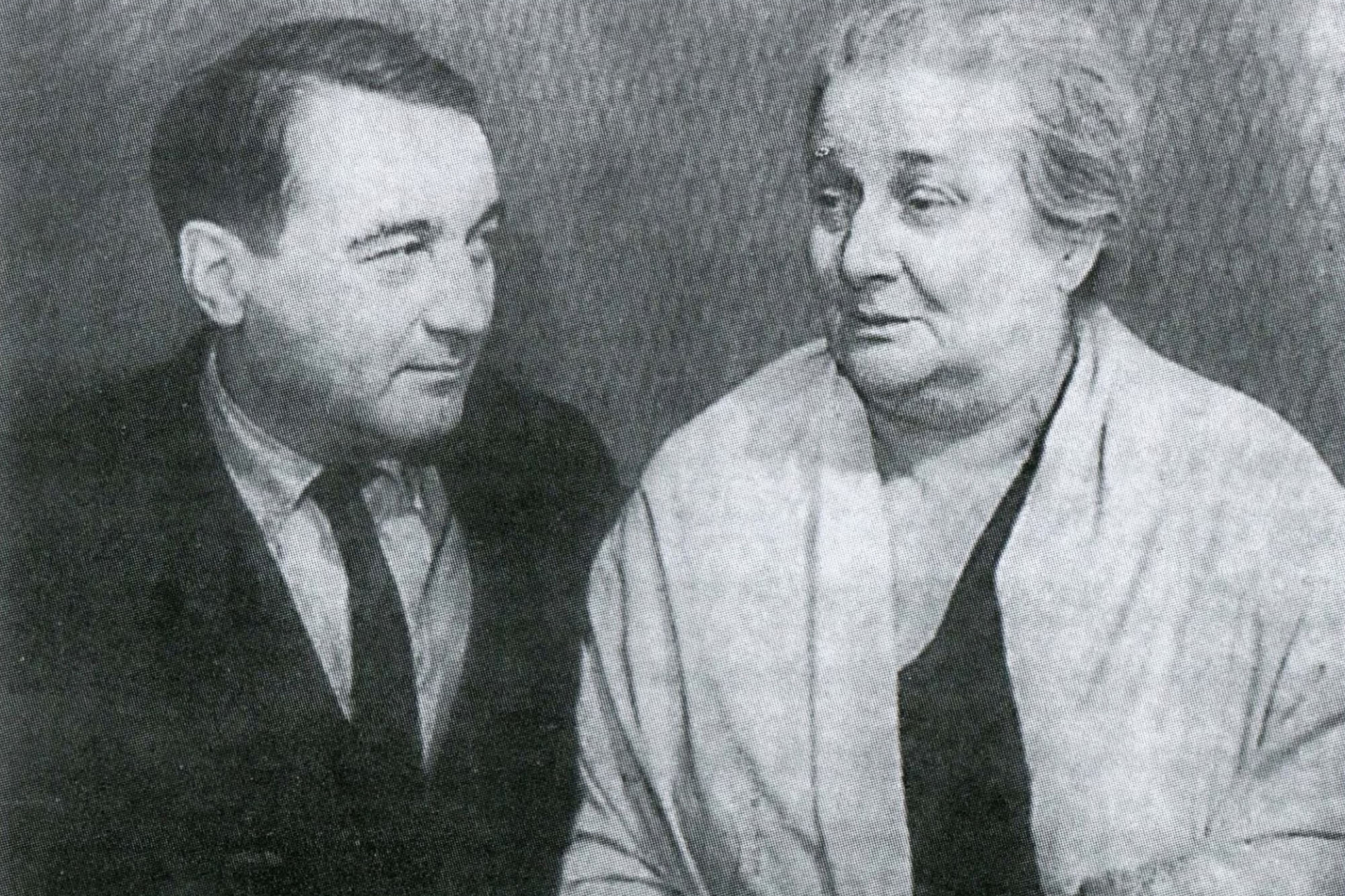 Анна Ахматова и её сын Лев Гумилёв. Начало 1960-х голов