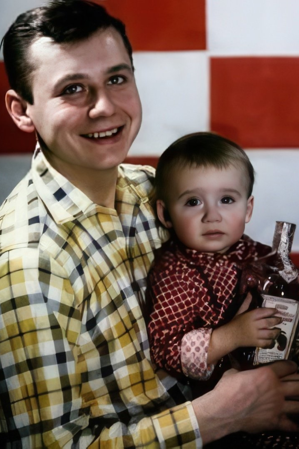 Олег Табаков в молодости с сыном