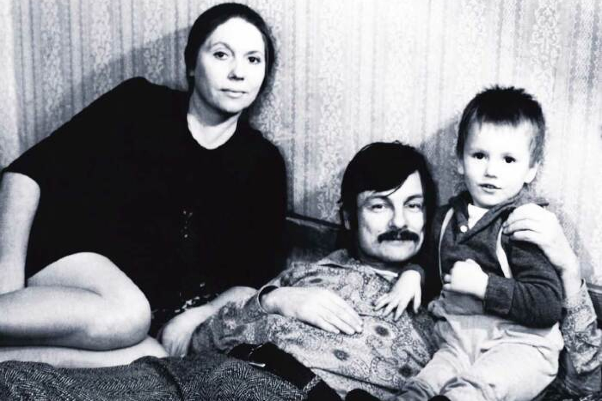 Андрей Тарковский, его вторая жена Лариса Кизилова и сын Андрей