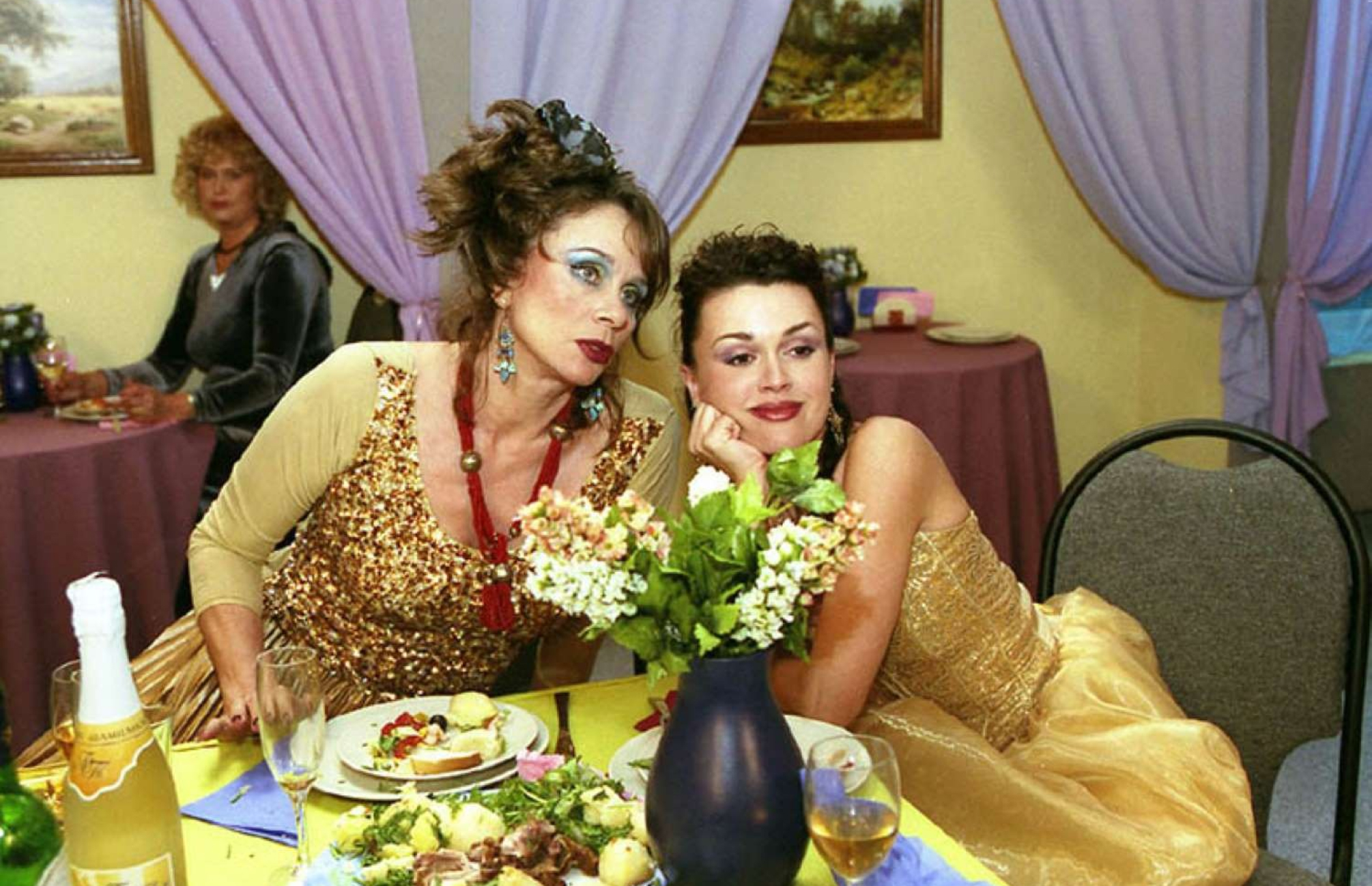 Любовь Полищук и Анастасия Заворотнюк в фильме «Моя прекрасная няня» (2004 – 2006)