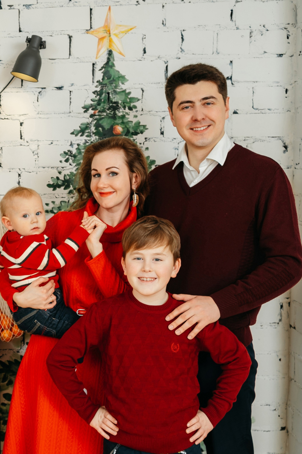 Александр Спиридонов с женой и детьми