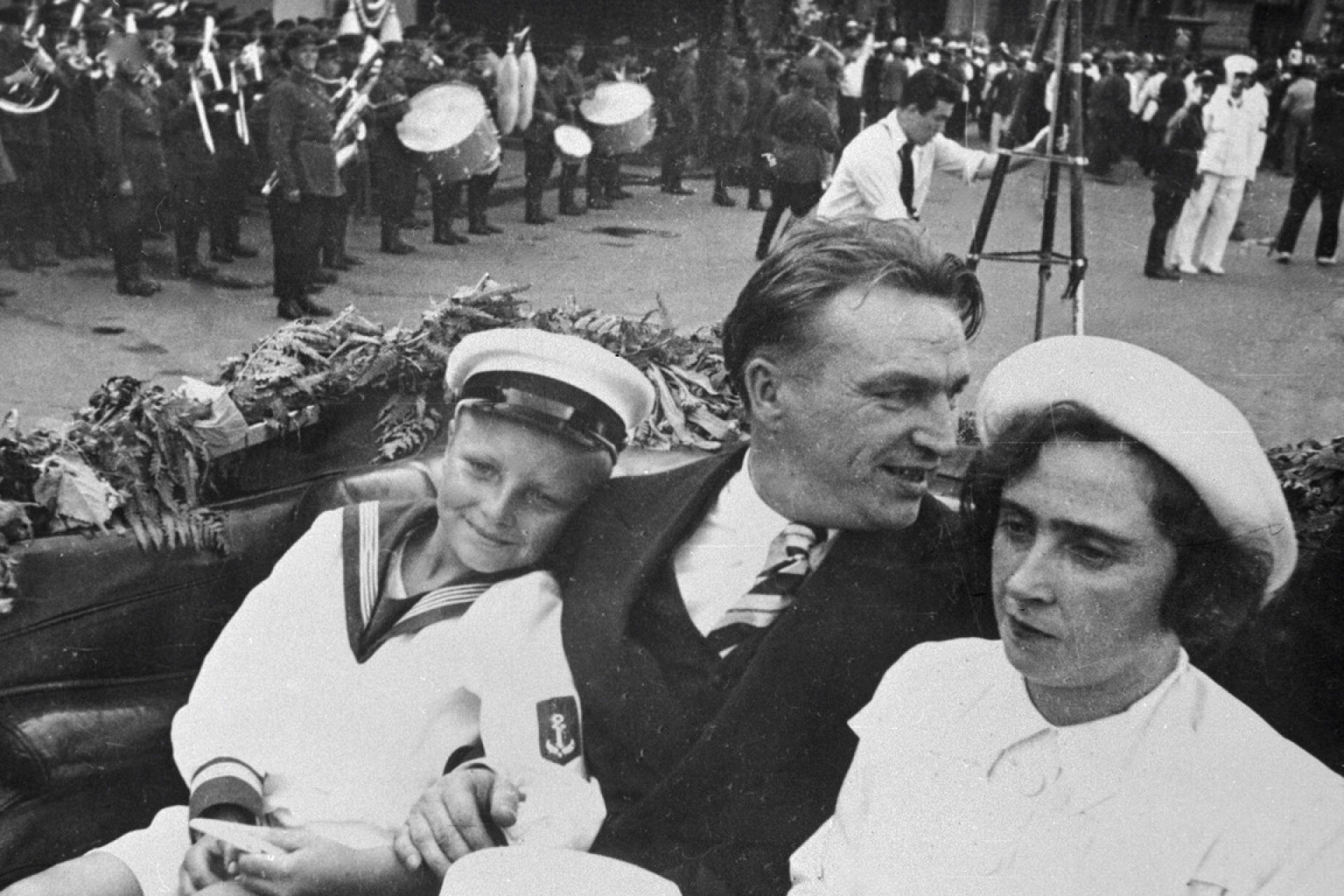 Валерий Чкалов с женой и сыном