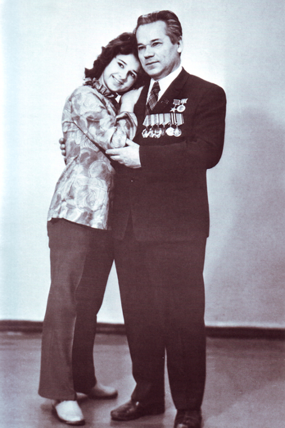 Михаил Калашников с дочерью Натальей