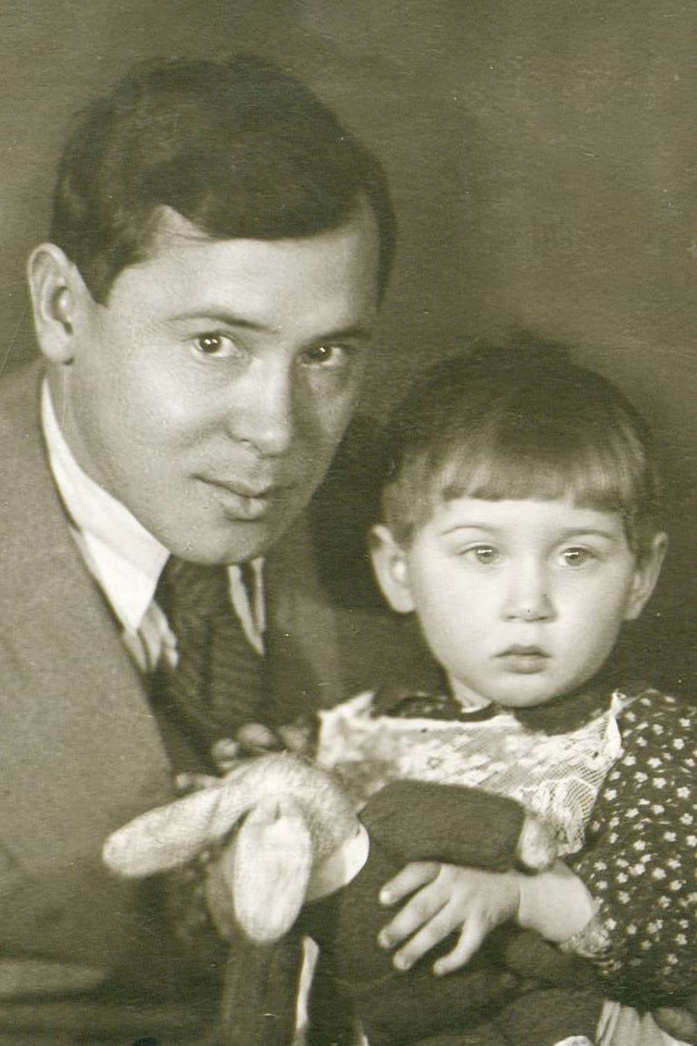 Муса Джалиль с дочерью Чулпан