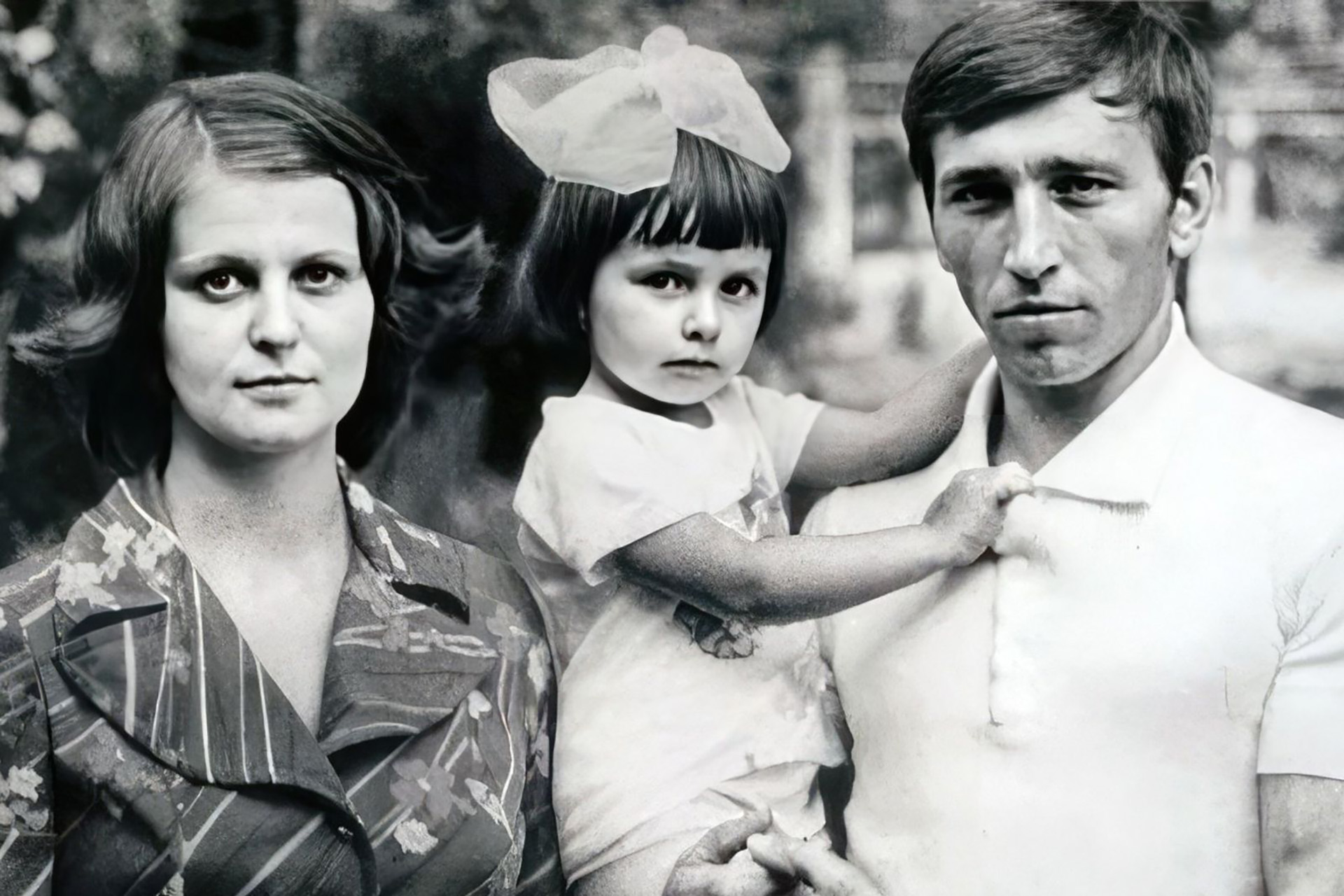 Татьяна Навка в детстве с родителями