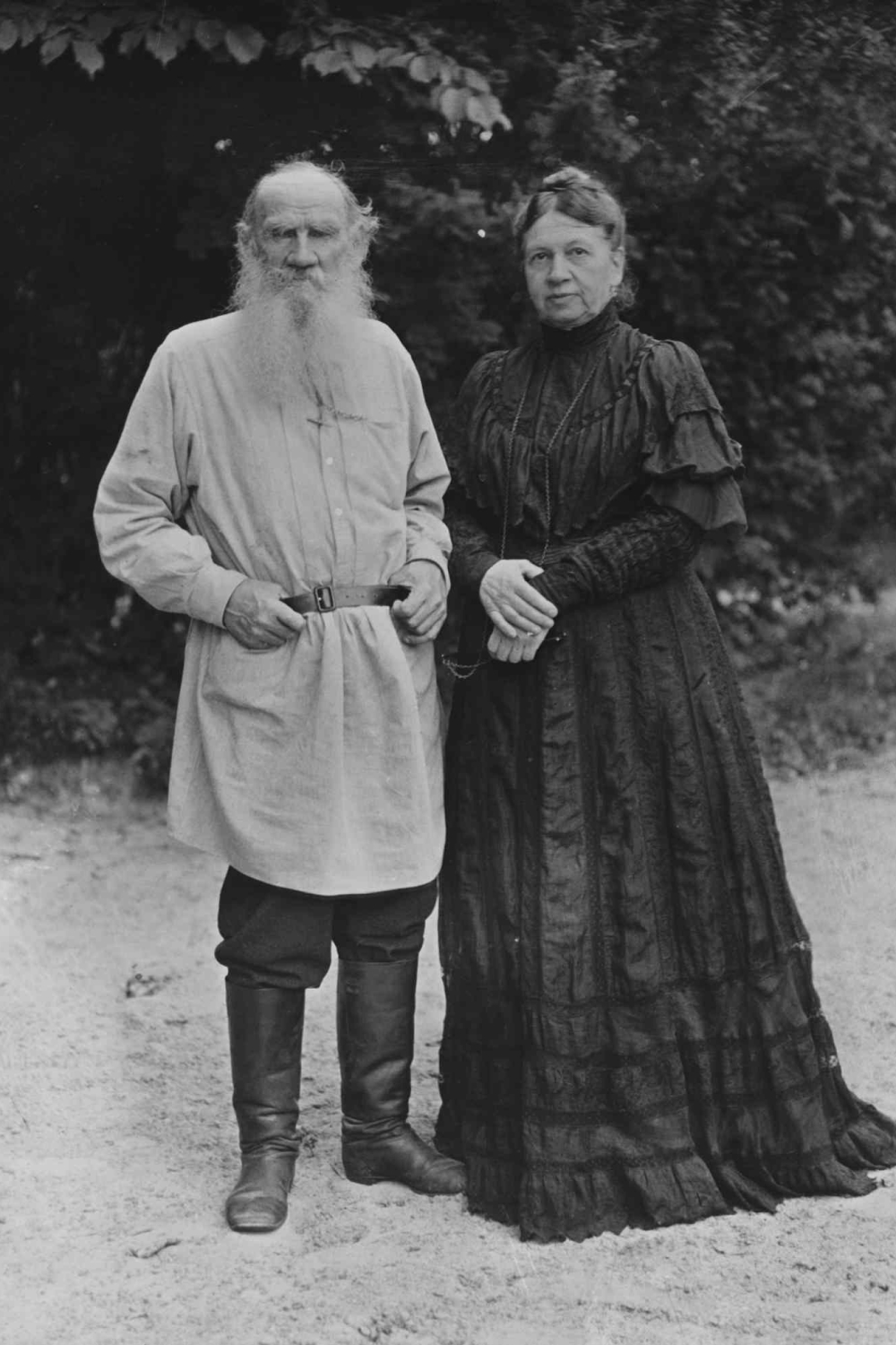 Лев Толстой с женой Софьей Андреевной