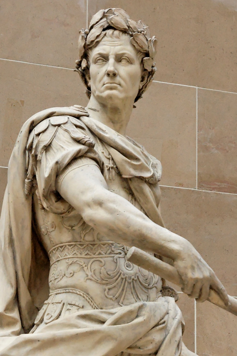 Статуя Цезаря в саду Версальского дворца, скульптор Никола́ Кусту