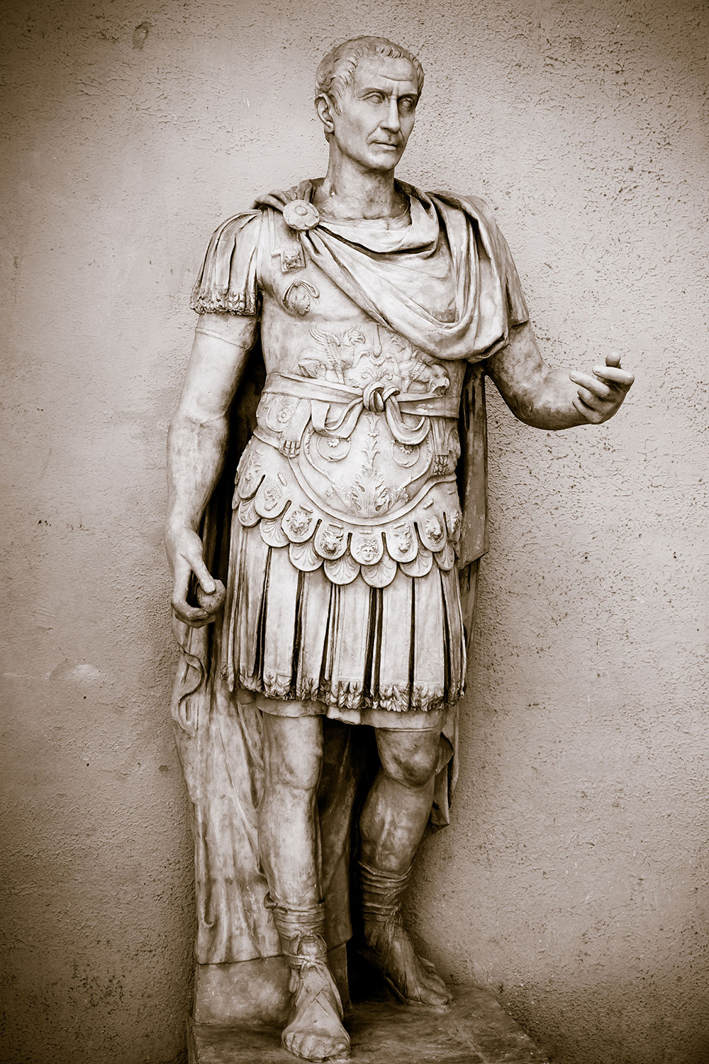 Скульптура Гая Юлия Цезаря в Риме