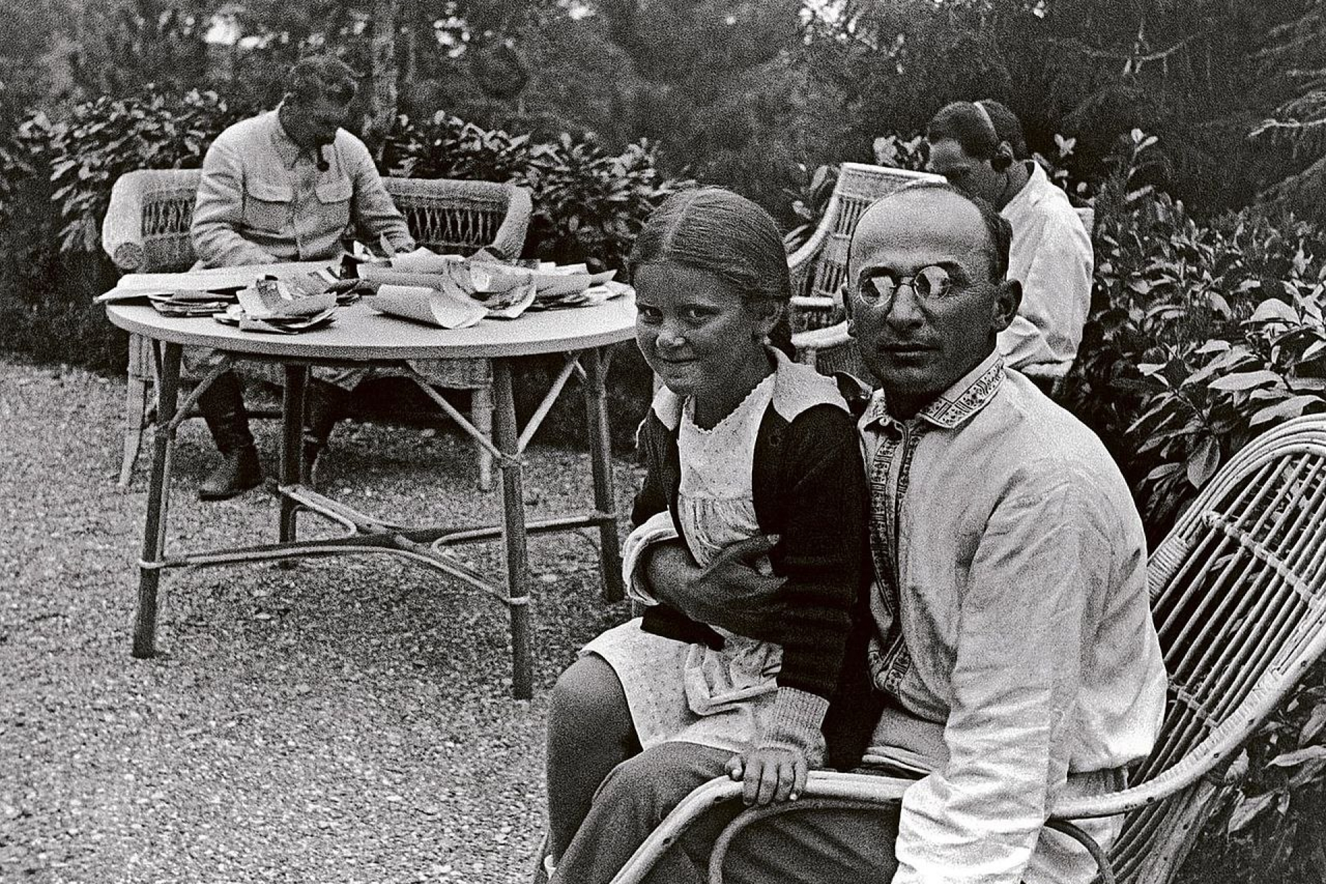 Сталин, его дочь Светлана и Лаврентий Берия (1935)