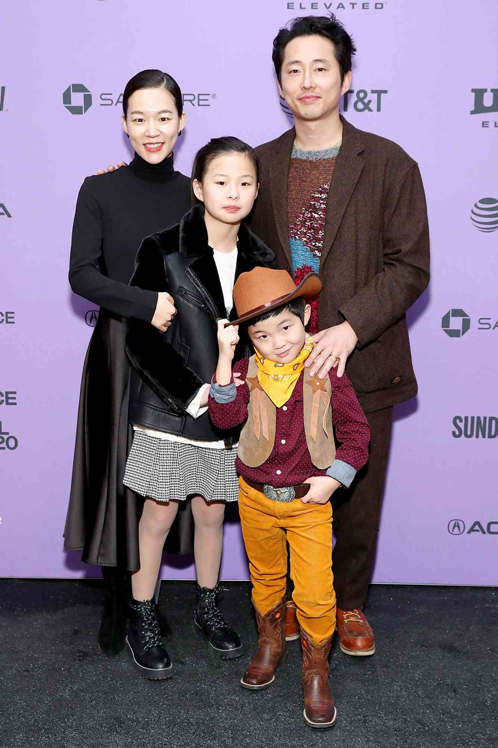 Стивен Ён с женой и детьми