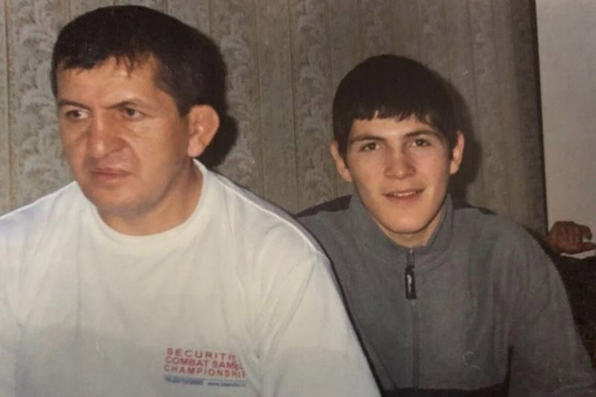Хабиб Нурмагомедов в детстве с отцом
