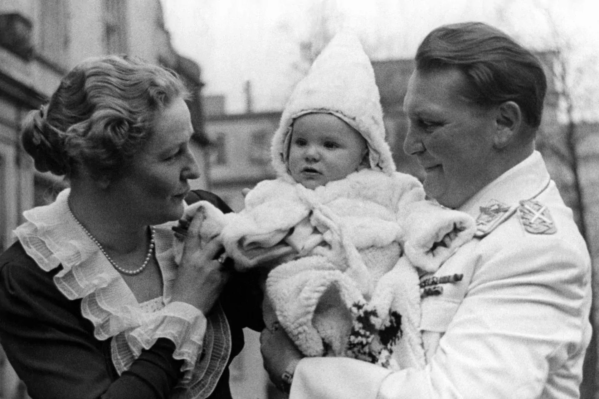 Герман Геринг с женой Эмми Геринг и дочерью